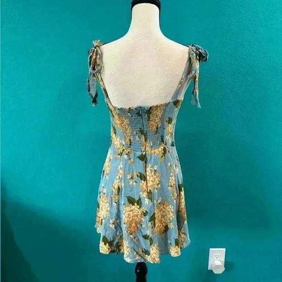 Reformation niara Carmela dress in size 10 - Picture 5 of 12